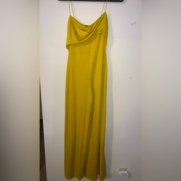 Boohoo chartreuse colored jumper size 10 - Picture 3 of 3
